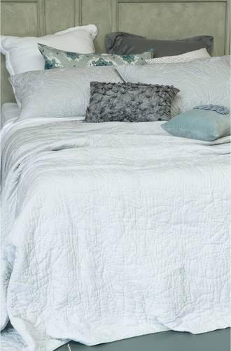 Bianca Lorenne Candyce Ice Bedspread