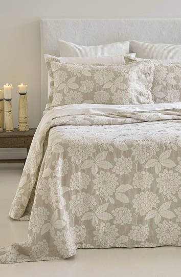 Baksana Dahlia Bedspread Set