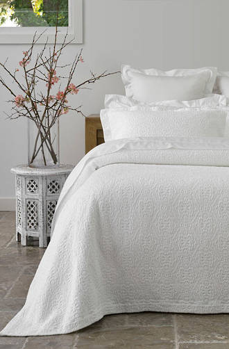 Baksana Serenity White Bedspread Set