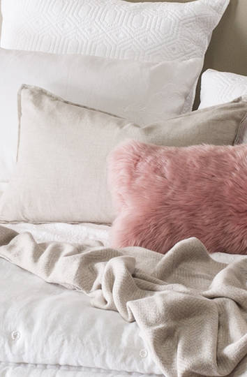 Bianca Lorenne - Linni Cushion