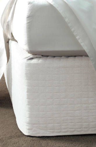 Savona White Quilted Bedwrap