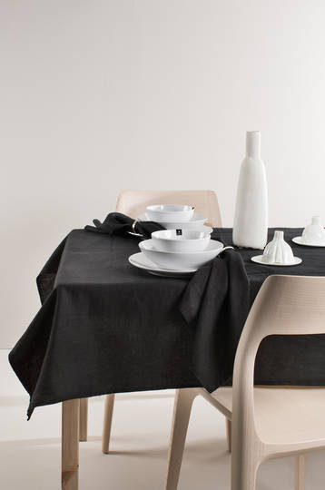 Importico - Himla Tablecloths/Napkins/Table Runner - Black