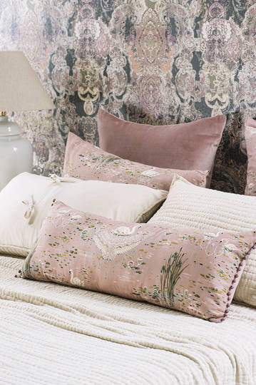Bianca Lorenne - Cigna - Cushion - Dusky Pink