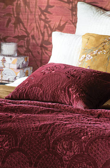 Bianca Lorenne - Ereganto Cushion - Berry