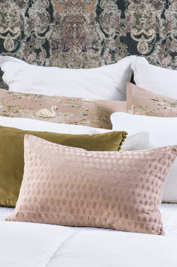 Bianca Lorenne - Lilypad - Dusky Pink Cushion