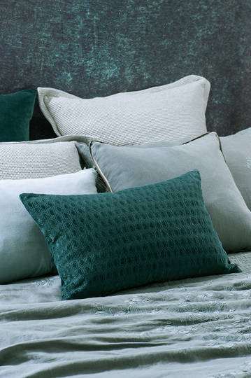 Bianca Lorenne - Lilypad - Teal Cushion